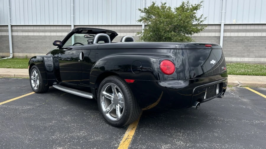 2003 Chevrolet SSR - Image 3 of 11