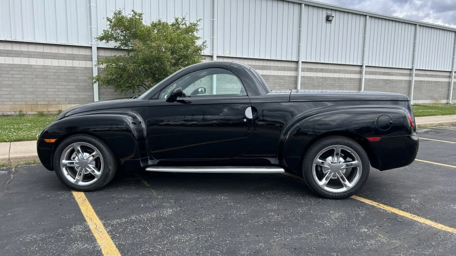 2003 Chevrolet SSR - Image 5 of 11