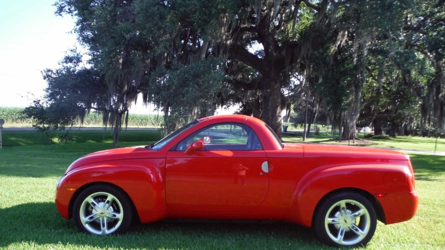 2003 Chevrolet SSR - Image 2 of 6
