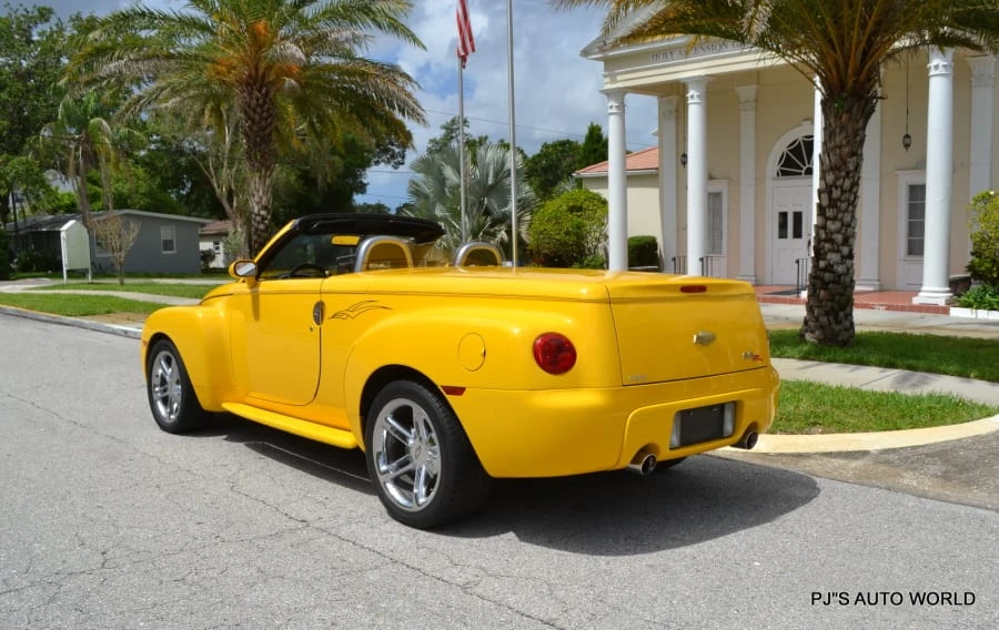 2003 Chevrolet SSR - Image 3 of 12