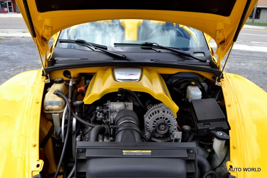 2003 Chevrolet SSR - Image 9 of 12