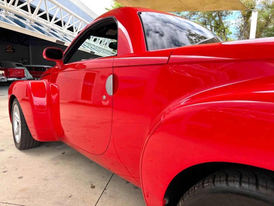2003 Chevrolet SSR - Image 15 of 31