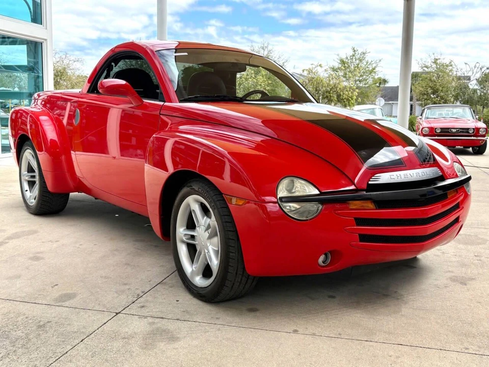 2003 Chevrolet SSR - Image 4 of 31