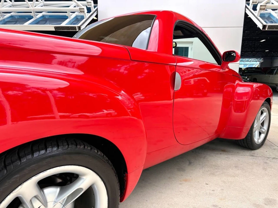 2003 Chevrolet SSR - Image 18 of 31