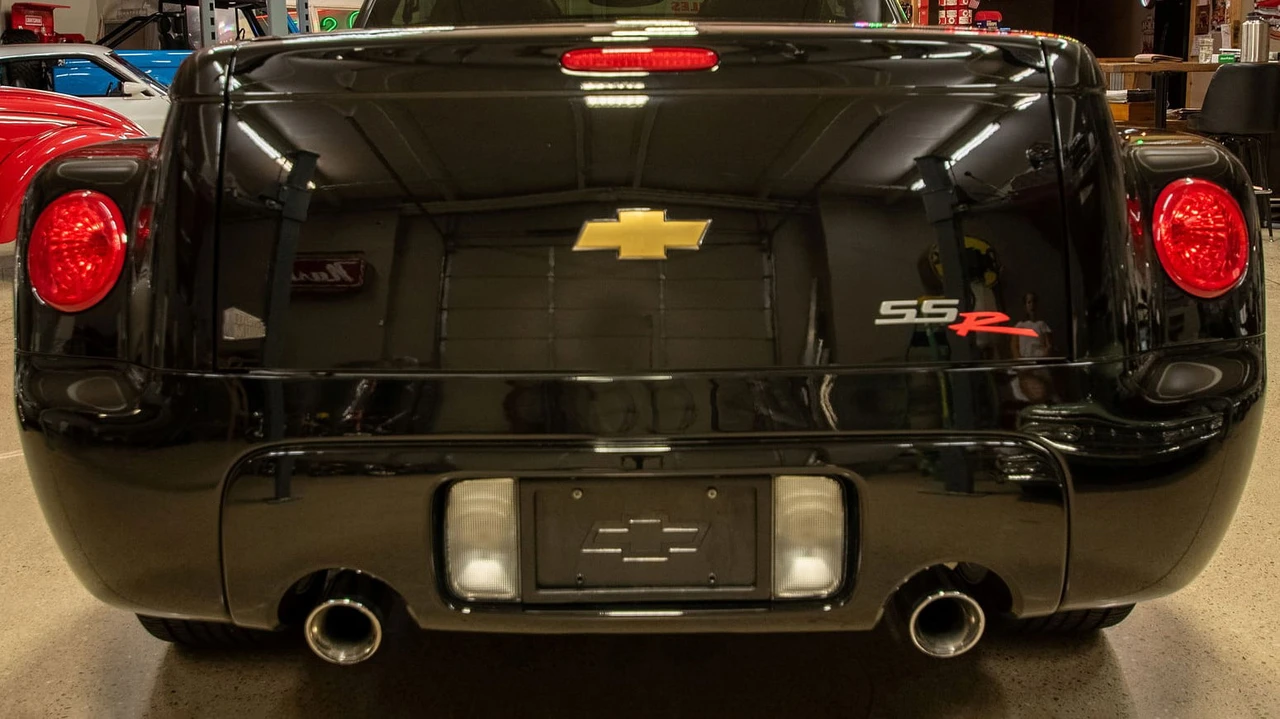 2003 Chevrolet SSR - Image 18 of 18