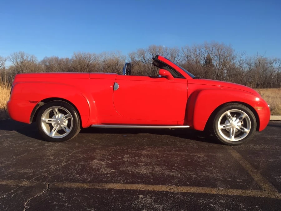 2003 Chevrolet SSR - Image 2 of 8