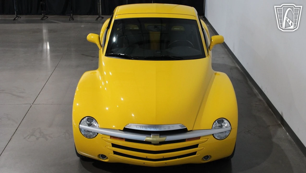 2003 Chevrolet SSR - Image 6 of 12