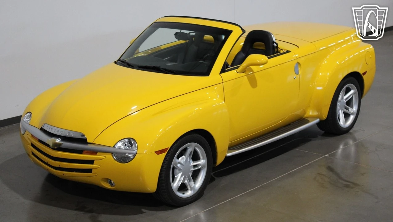 2003 Chevrolet SSR - Image 10 of 12