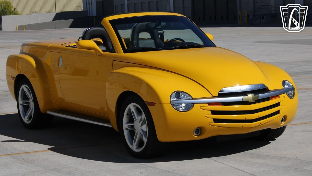 2003 Chevrolet SSR - Image 4 of 12