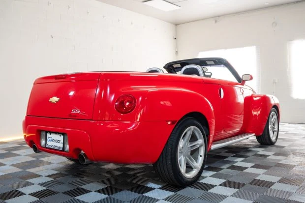 2003 Chevrolet SSR - Image 2 of 7