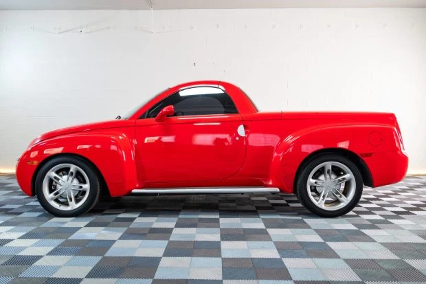 2003 Chevrolet SSR - Image 3 of 7