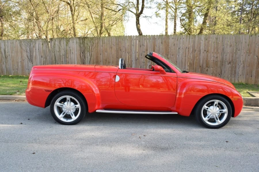 2003 Chevrolet SSR - Image 2 of 10