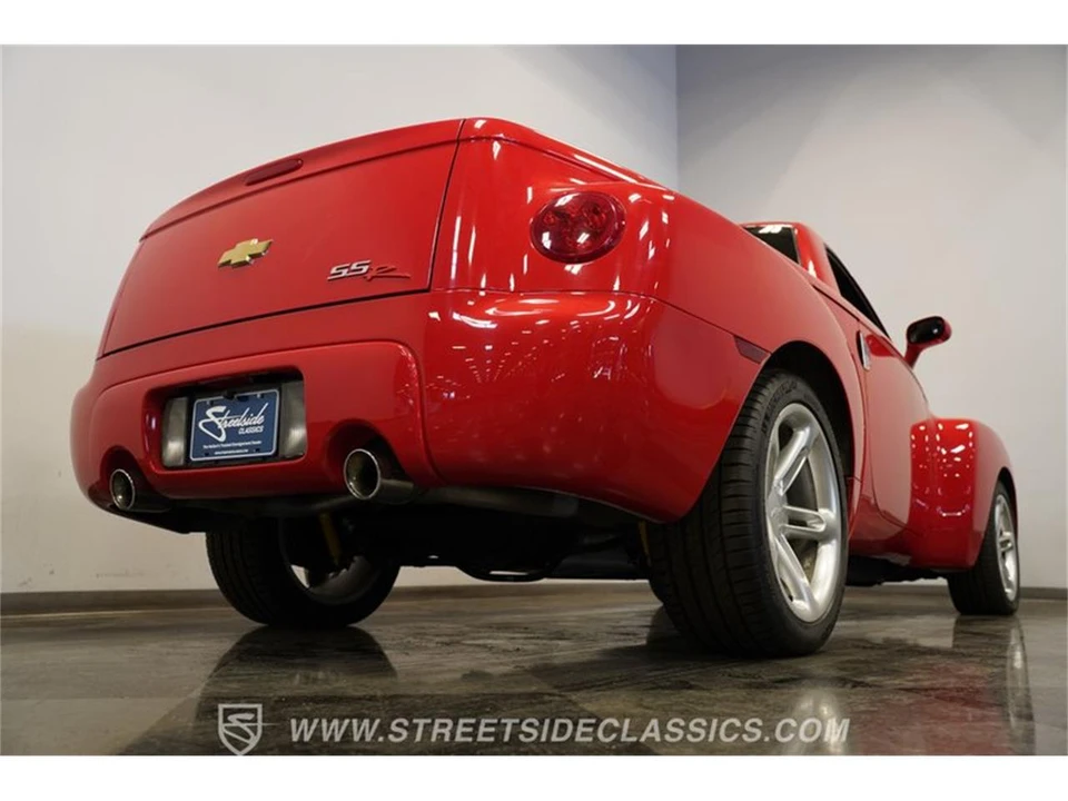 2003 Chevrolet SSR - Image 30 of 31