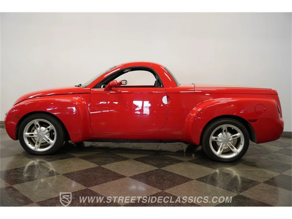 2003 Chevrolet SSR - Image 2 of 31