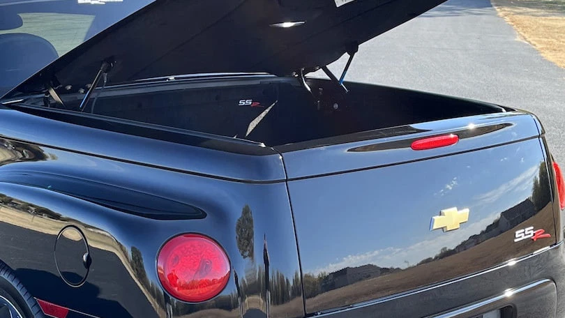2003 Chevrolet SSR - Image 8 of 17