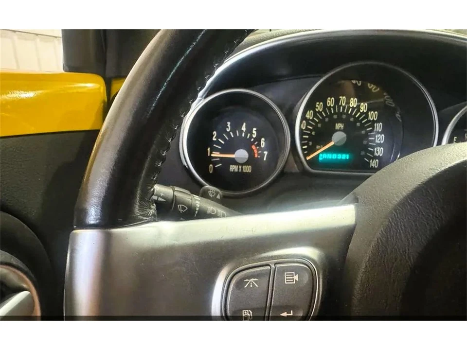 2003 Chevrolet SSR - Image 10 of 26