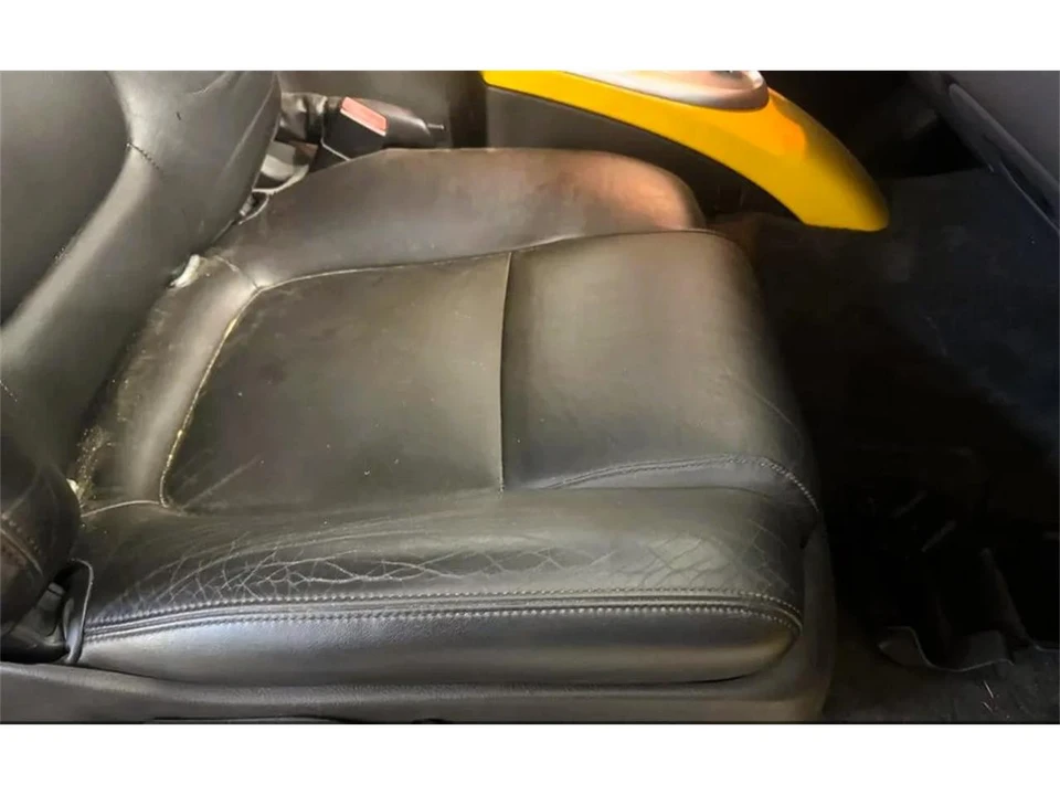 2003 Chevrolet SSR - Image 19 of 26