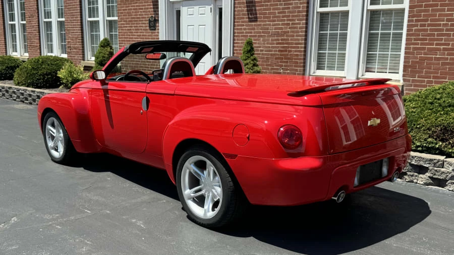 2003 Chevrolet SSR - Image 6 of 12