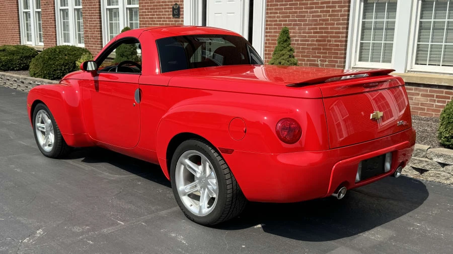2003 Chevrolet SSR - Image 3 of 12