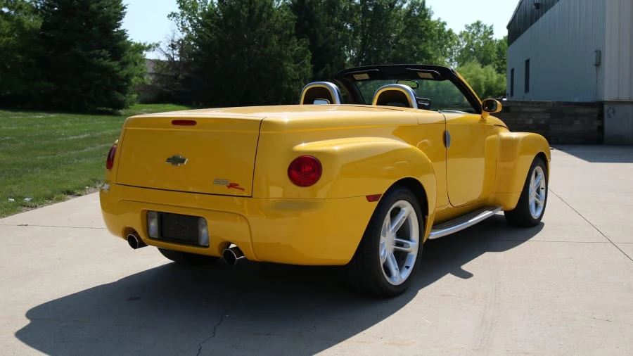 2003 Chevrolet SSR - Image 3 of 31