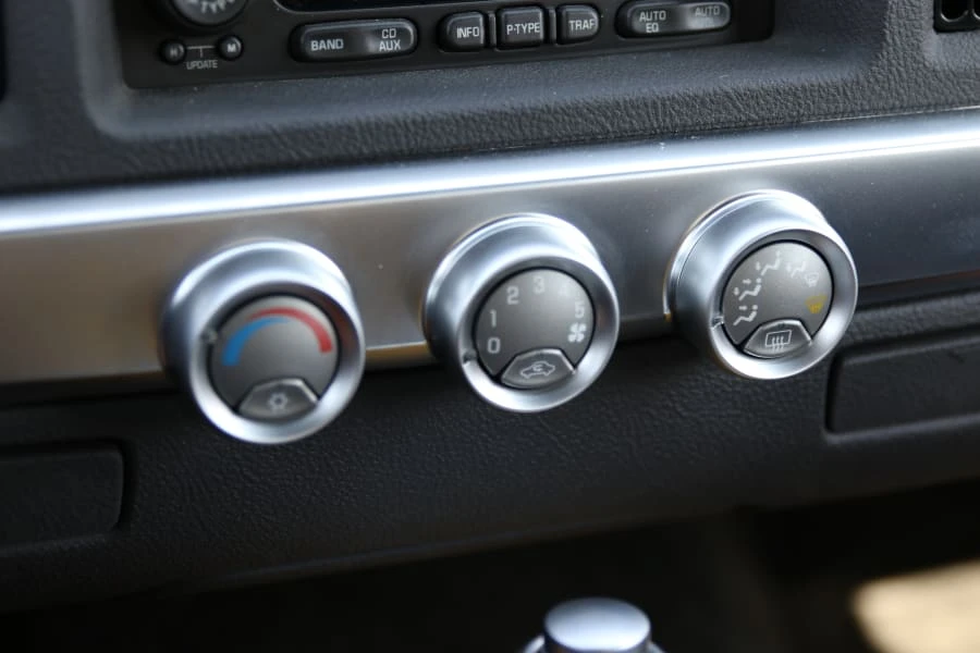 2003 Chevrolet SSR - Image 21 of 31