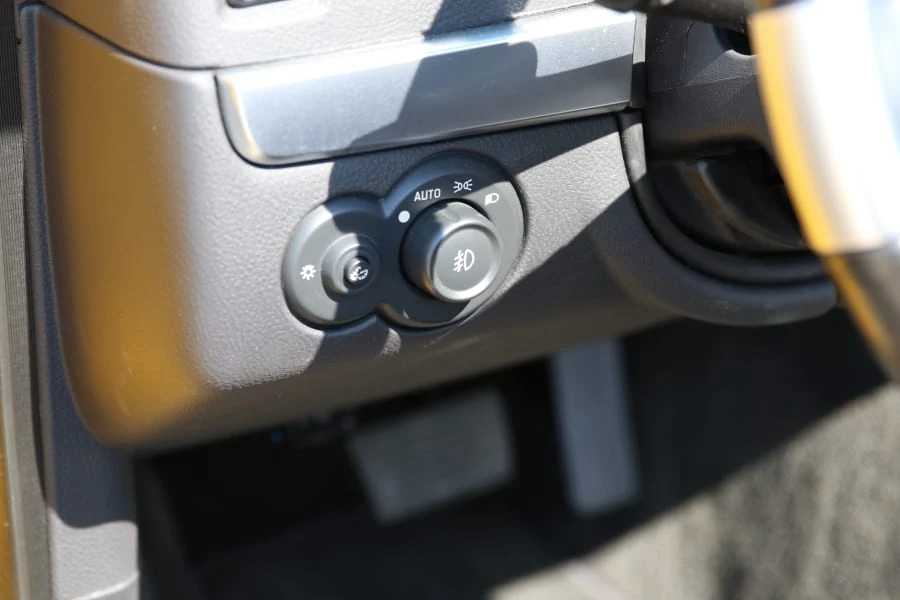 2003 Chevrolet SSR - Image 25 of 31