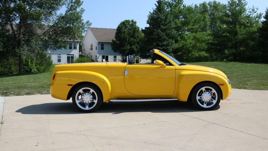 2003 Chevrolet SSR - Image 13 of 31