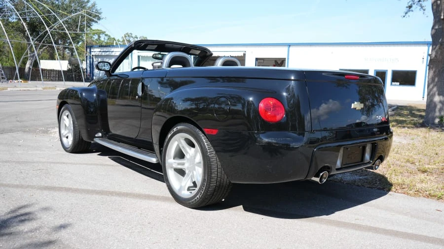 2003 Chevrolet SSR - Image 3 of 31
