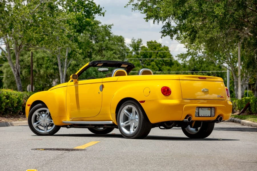 2003 Chevrolet SSR - Image 19 of 31