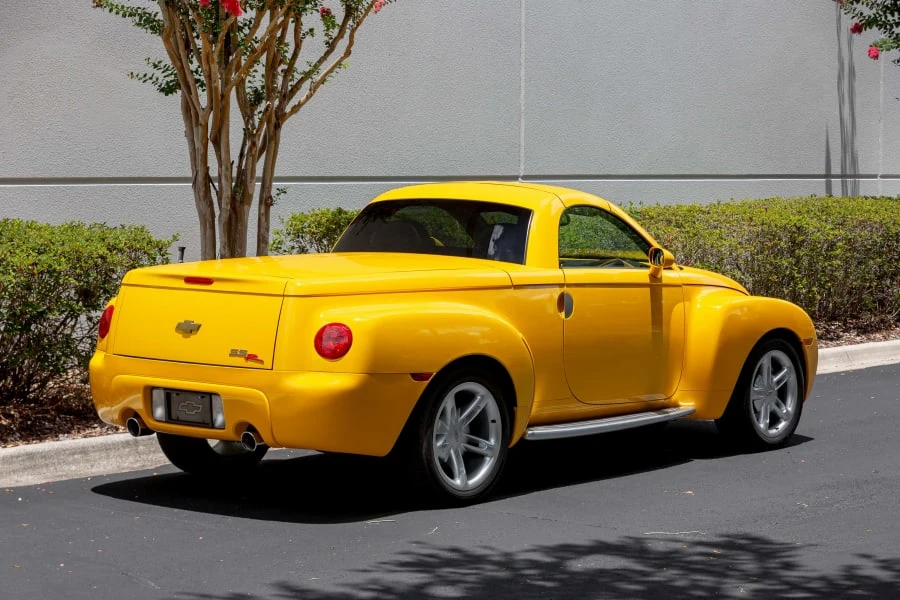 2003 Chevrolet SSR - Image 12 of 31