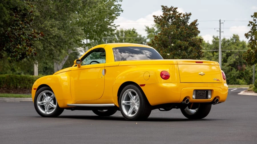 2003 Chevrolet SSR - Image 2 of 31