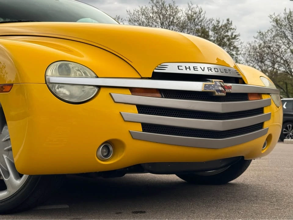 2003 Chevrolet SSR - Image 2 of 20