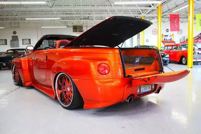 2003 Chevrolet SSR - Image 8 of 22