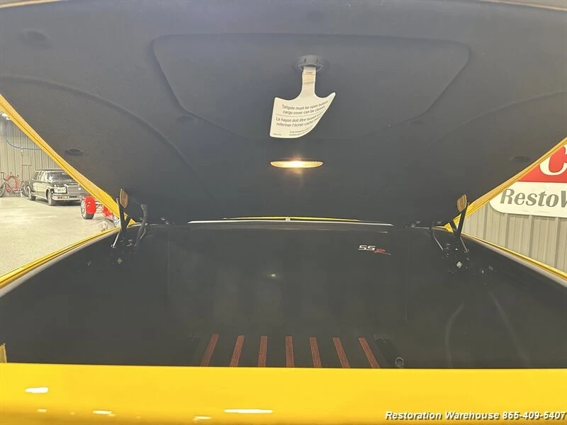 2003 Chevrolet SSR - Image 16 of 21