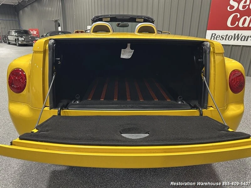 2003 Chevrolet SSR - Image 18 of 21