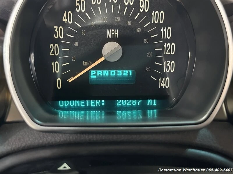 2003 Chevrolet SSR - Image 10 of 21