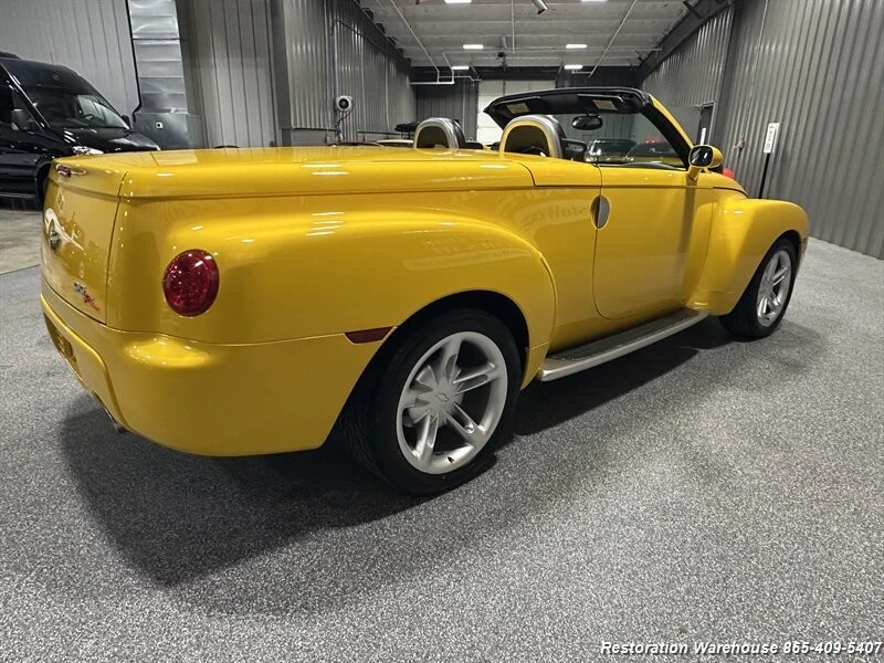 2003 Chevrolet SSR - Image 5 of 21