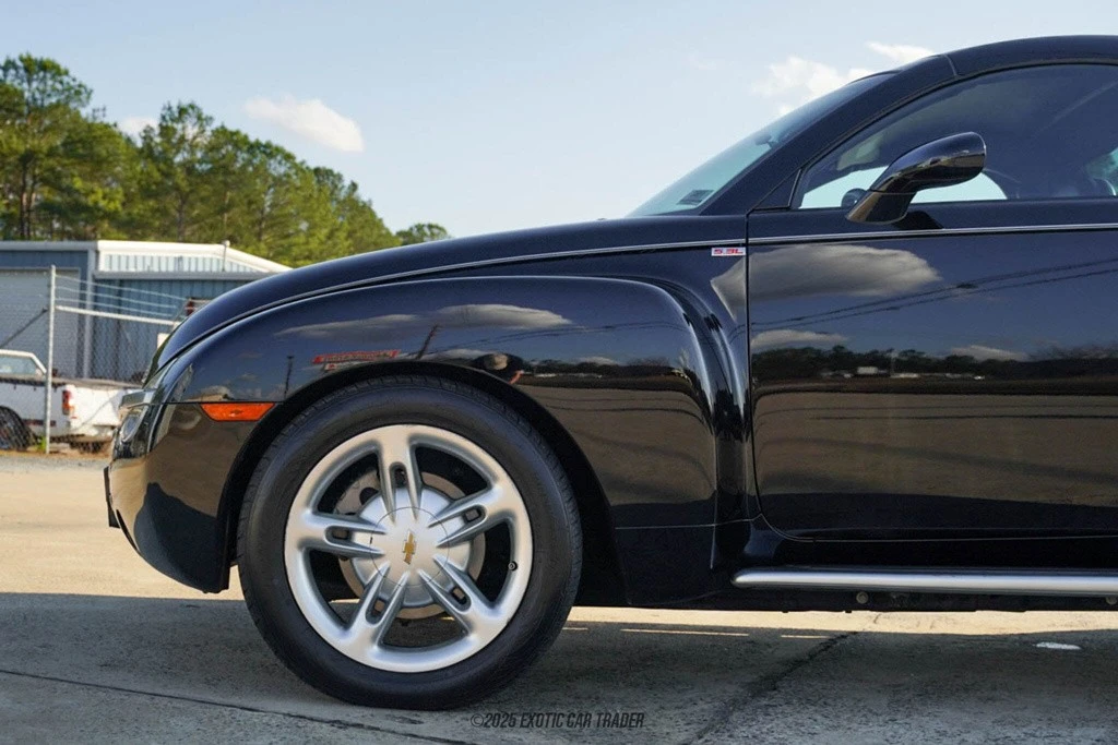 2003 Chevrolet SSR - Image 4 of 12