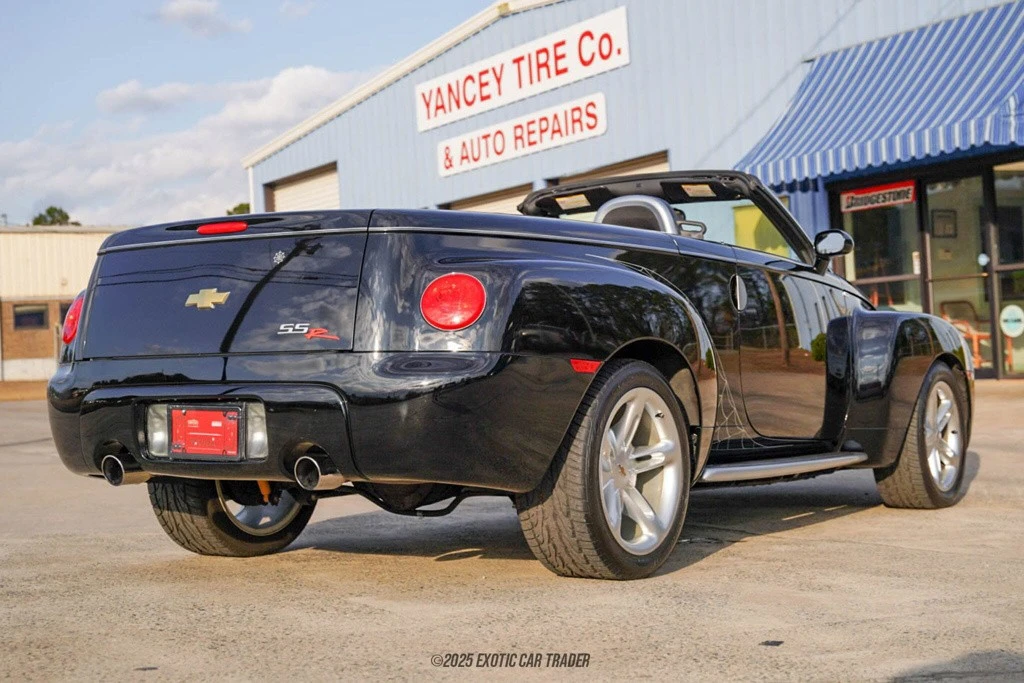 2003 Chevrolet SSR - Image 8 of 12