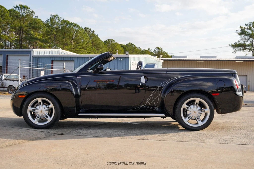 2003 Chevrolet SSR - Image 3 of 12