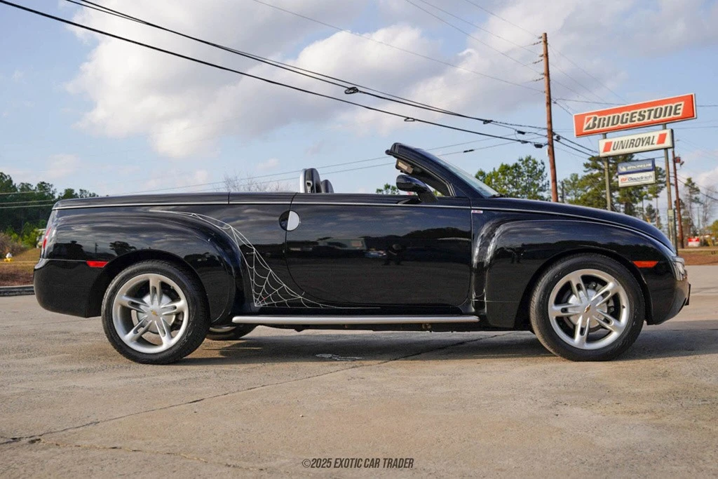 2003 Chevrolet SSR - Image 9 of 12