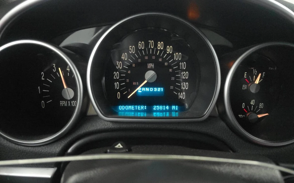 2003 Chevrolet SSR - Image 7 of 8