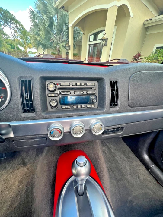 2003 Chevrolet SSR - Image 16 of 31