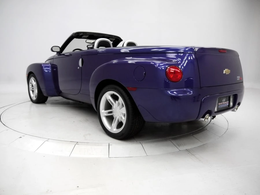 2003 Chevrolet SSR - Image 2 of 8