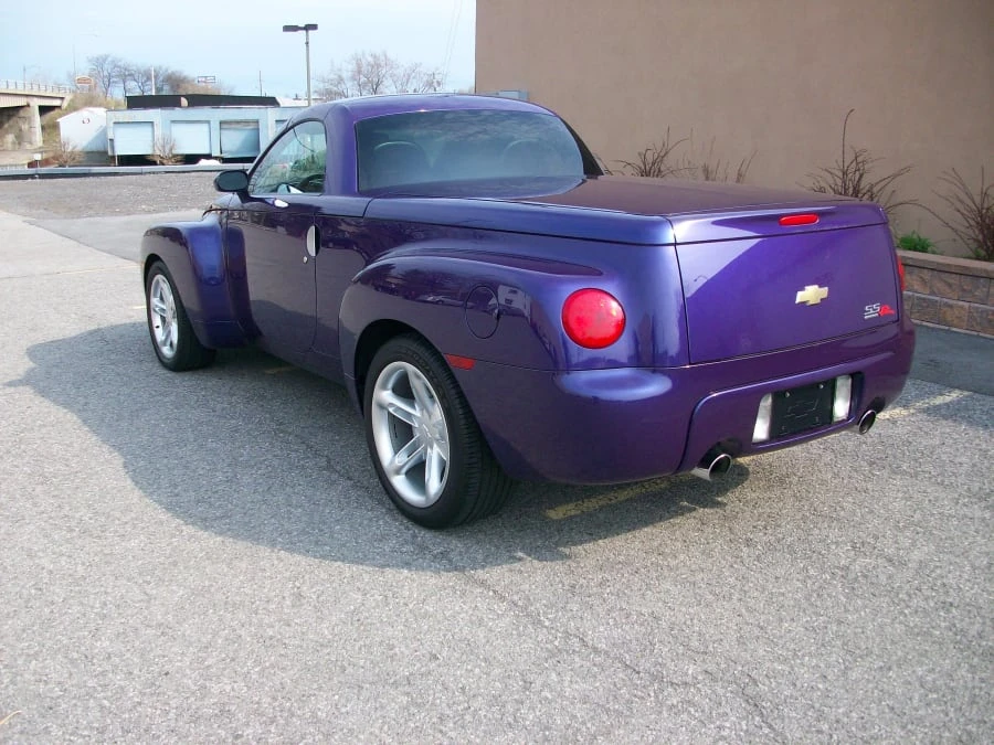 2003 Chevrolet SSR - Image 2 of 9