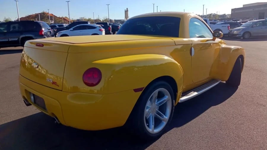 2003 Chevrolet SSR - Image 3 of 12