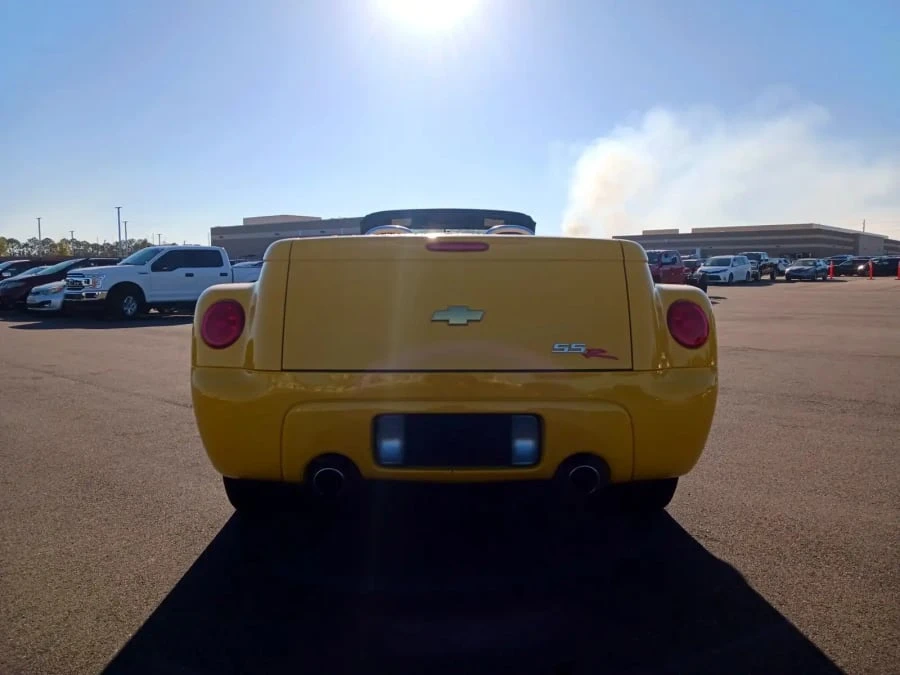 2003 Chevrolet SSR - Image 9 of 12