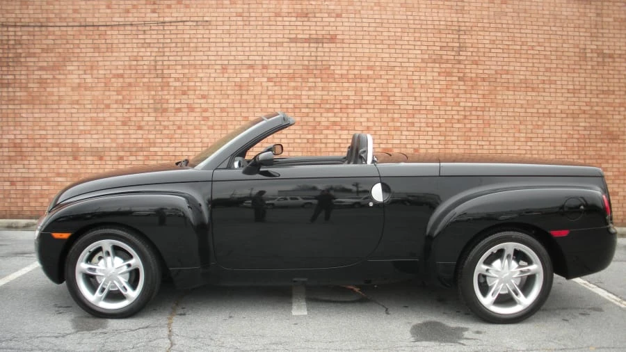 2003 Chevrolet SSR - Image 2 of 8