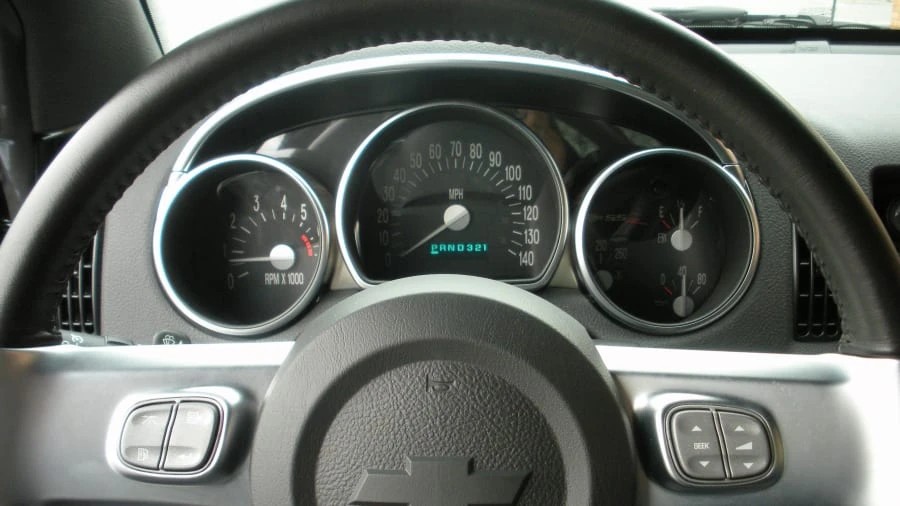 2003 Chevrolet SSR - Image 6 of 8