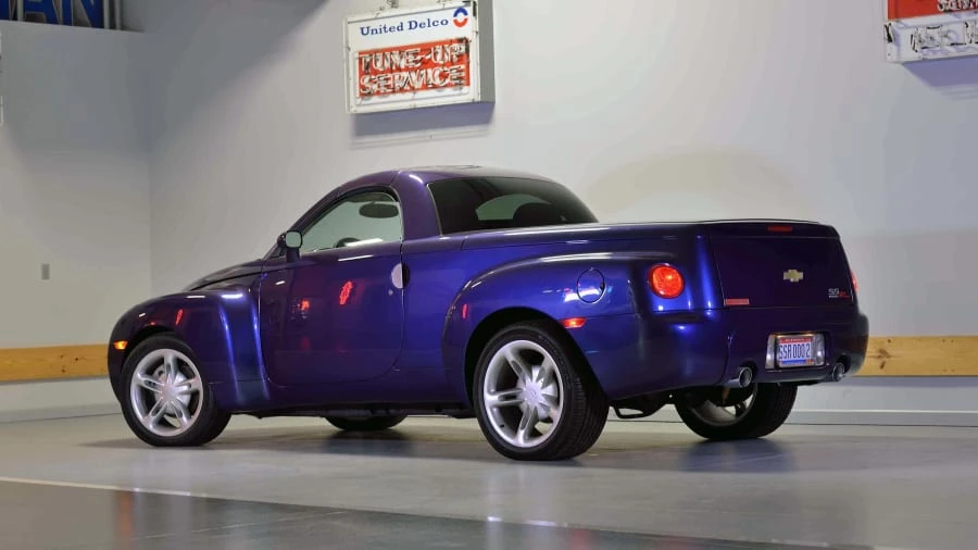 2003 Chevrolet SSR - Image 11 of 12